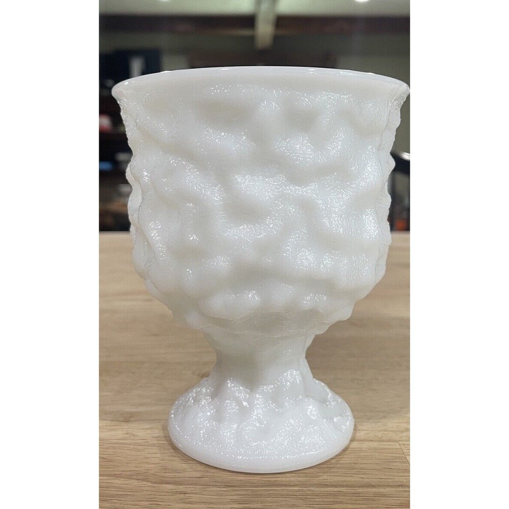 E.O.Brody Lava Glass M3000 MCM Granny Core VTG Cottage Core Kitschy Milkglass